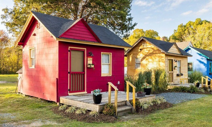 Cape Charles Maison | Hippie Hideaway - Tiny House w/ Fire Pit & BBQ