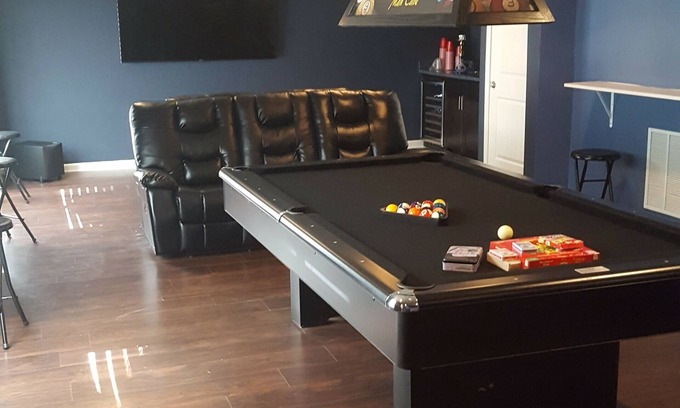 Powder Springs Appartement | Hiram Hideaway King Bed, Pool, Hot Tub, Pool Table and Basketball court