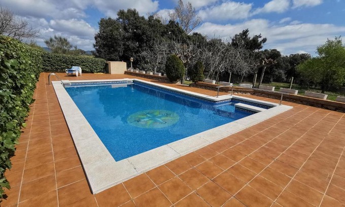 Llagostera Maison | Histórica Masía con Piscina, Rodeada de Bosques y Campos, Ideal para Familias y Amigos - ES-209-36