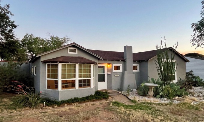 Midland Maison | Historic 2-bedroom home in Central Midland