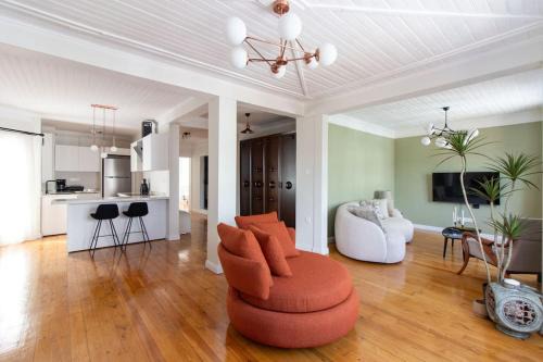 Sisli Appartement | Historic 2BR Gem in Downtown Sisli AC in All Rooms