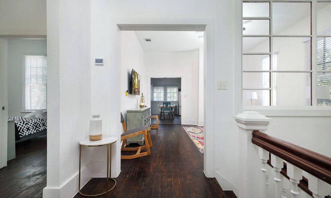 Southtown Copropriété | Historic 3BR Near Riverwalk | Corporate/Relocation Wi-Fi W/D 30+ Nights