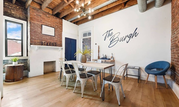 East Allegheny Maison | Historic 4-Apt Building Sleeps 16 Walk to Stadiums