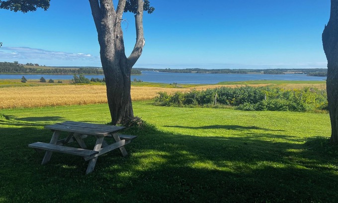 Clyde River Maison | Historic 4-bedroom farm and vineyard on 100 acres with waterfront