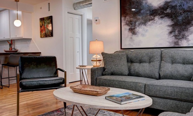 Woodward Appartement | Historic 6 Unit Fully Furnished All Inclusive Apartment Building