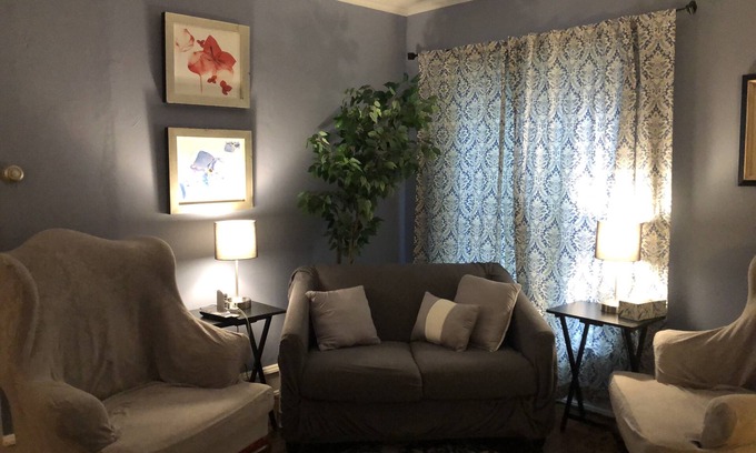 Elmira Heights Maison | Historic apt. In the centre of Elmira Heights