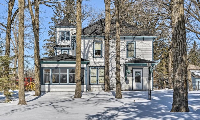 Backus Maison | Historic Backus Home, Steps to Pine Mountain Lake!