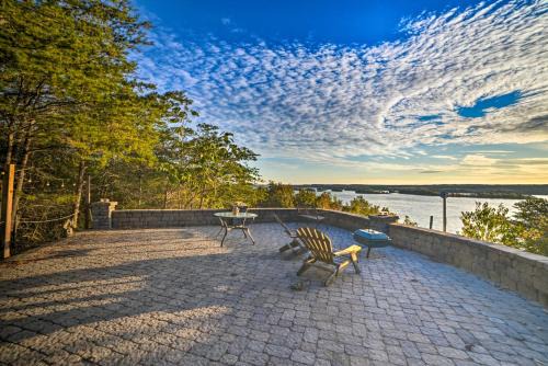 Waverly Maison | Historic Cabin with Stunning Kentucky Lake View
