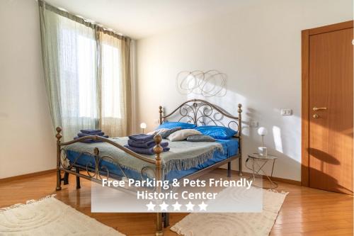 Trento Old Town Appartement | HISTORIC CENTER VIEW - 2 minutes from the Castle & Private Free Parking- Fast Wifi Historical Palace