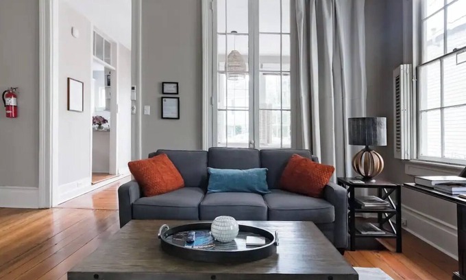 Harleston Village Copropriété | Historic Charleston Charm - Private Modern Luxe