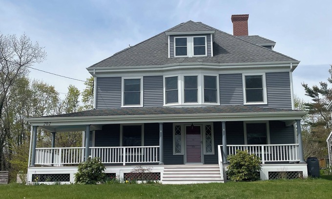 Plymouth Maison | Beautiful family home - 10 min walk to downtown Plymouth + waterfront!