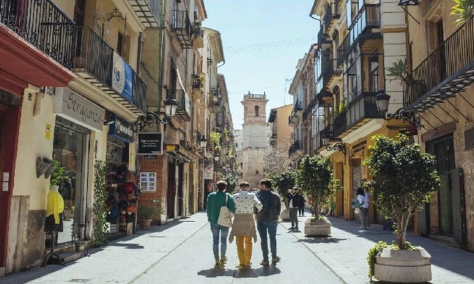 El Raval Appartement | Historic Charm Meets Modern Comfort