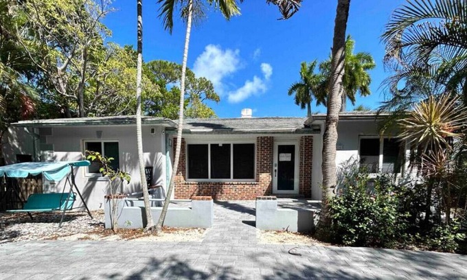 Hendricks and Venice Isles Maison | Historic Charm?5 min beach/Las Olas 15 airport