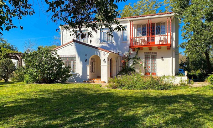 Oak Park - Northwood Maison | Historic charmer with a pool, gardens, gym, & game room- dogs ok