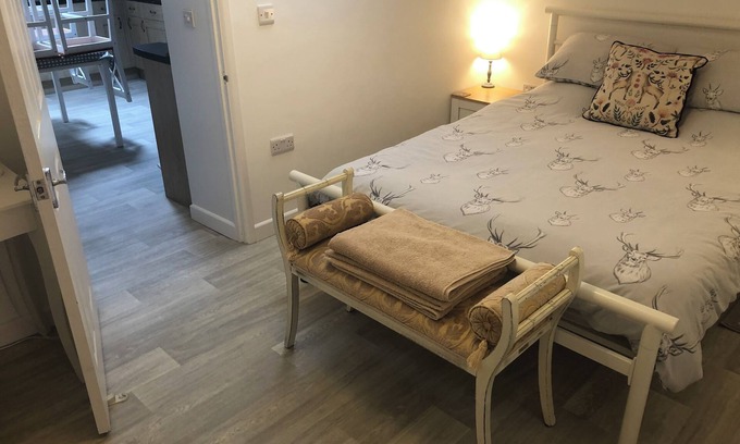 Boddam Maison | Historic clifftop house with stunning lighthouse views, large rooms, sleeps 6-8*