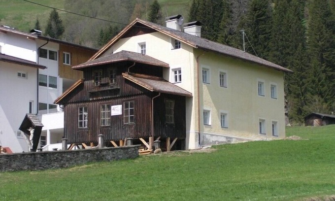 Untertilliach Maison | Ancien presbytère historique entièrement rénové avec des équipements sophistiqués