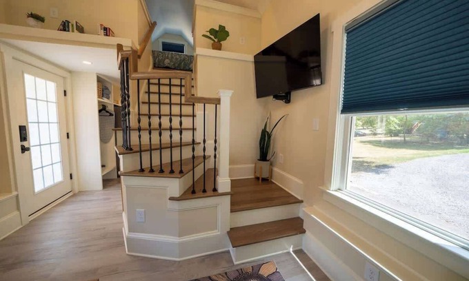 Old Southwest Cottage | Historic Carriage House in Old Southwest - Downtown - Safe - Cozy