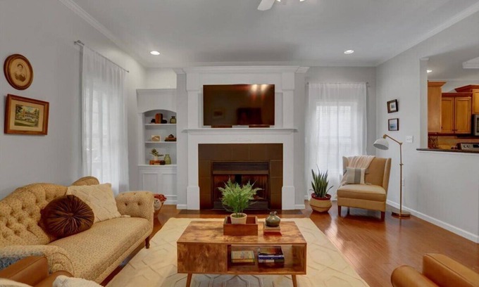 Chambersburg Maison | Historic Creekside Townhome in Chambersburg