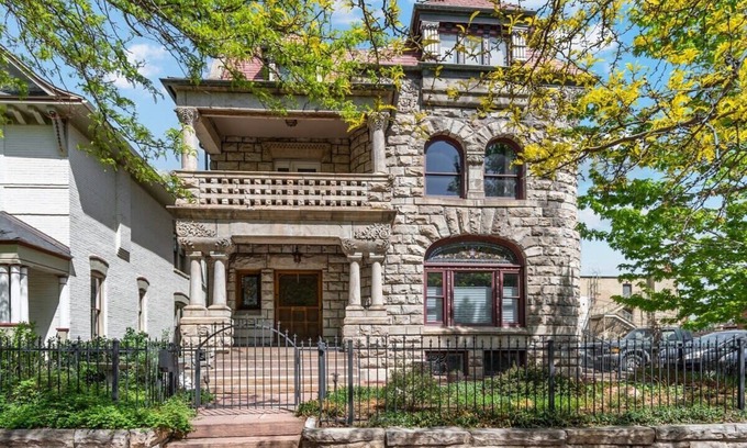 Uptown Appartement | Historic Denver Apt Steps From Fillmore Theatre