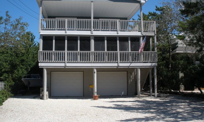 Barnegat Light Maison | Quartier historique Lbi Duplex quartier de l'océan avec un tramway gratuit à la plage