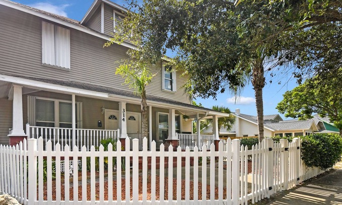 Historic District Maison | Historic downtown home blocks from Intercoastal, Beach and Canal Street