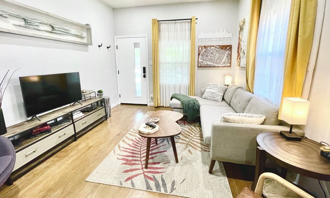 Downtown Sacramento Maison | Historic Duplex in the Heart of Midtown