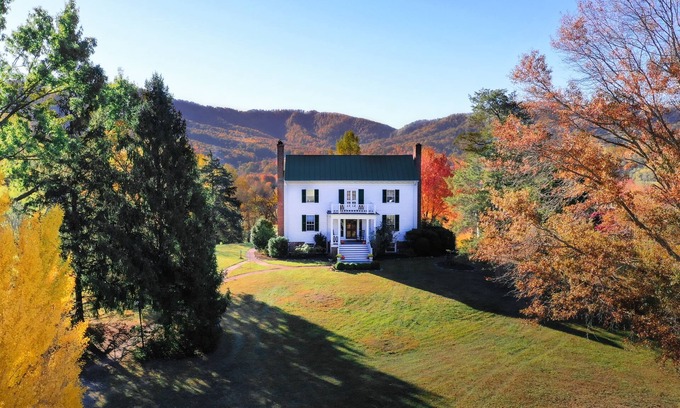 Nellysford Maison | Historic Farm Renovated with Comfort, Mountain Views, Hot Tub, Pond, & Animals!