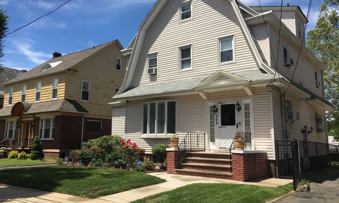 Forest Hill Maison | Historic Forest Hills Newark houseshare near NYC