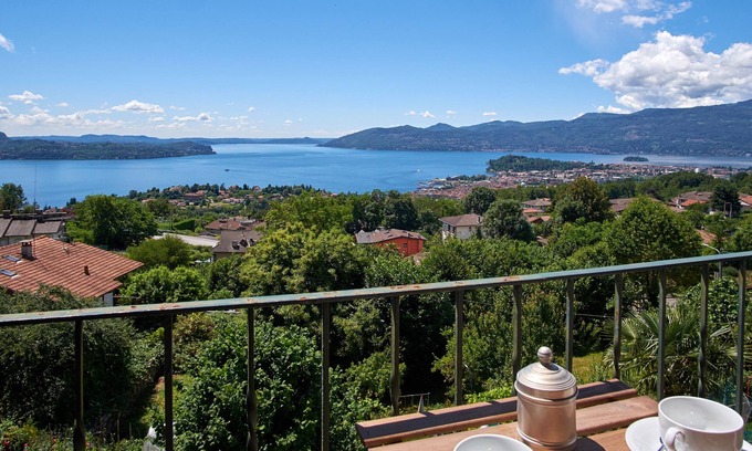 Cissano Maison | Historique maison individuelle de quatre pièces avec vue magnifique sur le lac