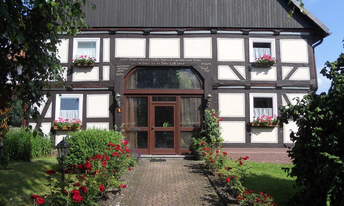 Gottsburen Maison | Historic Frame House with big garden, environment invites to hiking