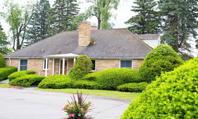 Akron Cabine | Historic Gate Lodge lovingly renovated and fully furnished in quaint Akron