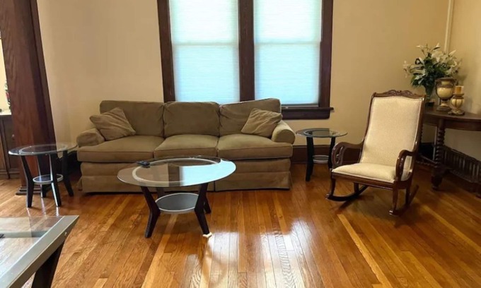 Roanoke Appartement | Historic Grandin Village Near Black Dog Salvage