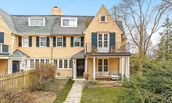 Northwest Philadelphia Maison | Historic Haimish House of Chestnut Hill w/ Free Parking!