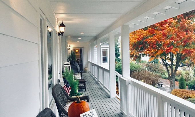 Hansville Maison | Historic Haven Across From Puget Sound High Speed Internet.