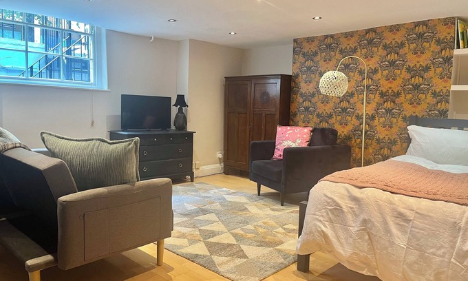St. Pancras Appartement | Historic home in Central London, close to Eurostar, West End & Tube