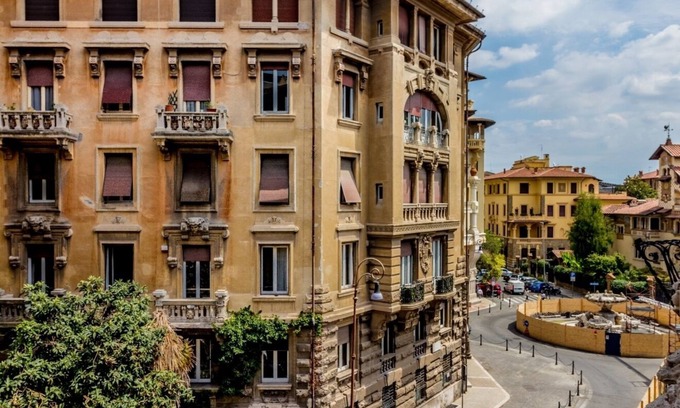 Quartiere Coppede Appartement | Historic home in the Palazzo degli Ambasciatori Coppedè district