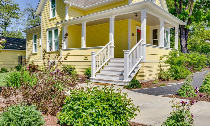 Northeast Neighbors Maison | Historique 2BR Salem House w / Vues de Mill Creek!