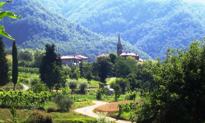 Bagnone Villa | Villa historique, piscine privée et jardins, cuisine / salle à manger en plein air, wifi, dans le village