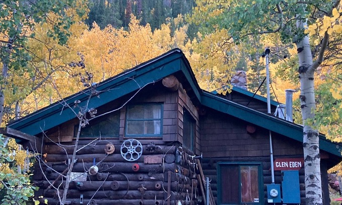 Eldora Maison | Historic Log Cabin in Eldora! 10 minutes to Ski Area!