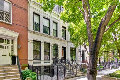 Gold Coast Maison | Historic luxury Townhouse in Downtown Chicago