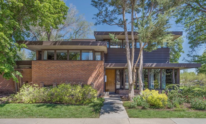 North Park Hill Maison | Historic MidCentury Modern in Park Hill neighborhood, Denver