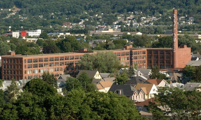 Williamsport Appartement | Historic "Pajama Factory" 3rd Floor Studio Loft