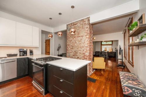 Dayton Maison | Historic Retreat Gateway