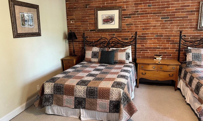 Louisiana Lit Et Petit-Déjeuner | Historic rooms near riverfront in downtown, Louisiana, MO