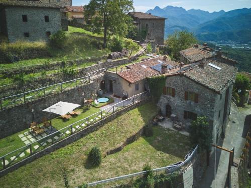 Pieve Fosciana Chalet De Ski | Historic Sillico Relais Hot Tub, Sauna e Charme
