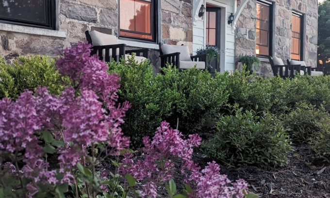 West Perth Autre | Historic Stonehouse with Hot tub & Fire Pit