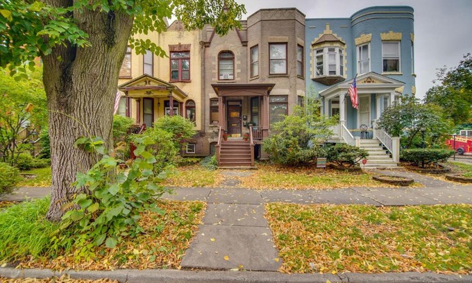 Oak Park Maison | Historic Townhome in Oak Park with Backyard!