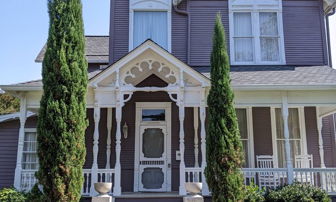 Florence Maison | Historic Victorian Home near UNA and Downtown