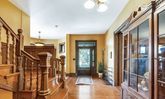 Lafayette Square Maison | Historic Victorian | Lafayette Square | 2 Bedroom