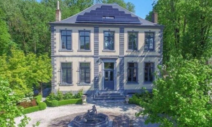 Montignies-sur-Roc Villa | Villa historique au confort moderne, idéale pour famille et groupe avec enfants.